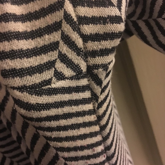LuLaRoe Nicole Large black and white pattern EUC - Picture 4 of 4
